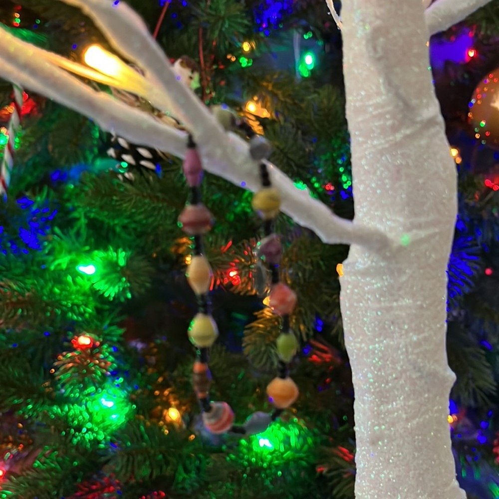 2 bracelets - Picture 3 of 8